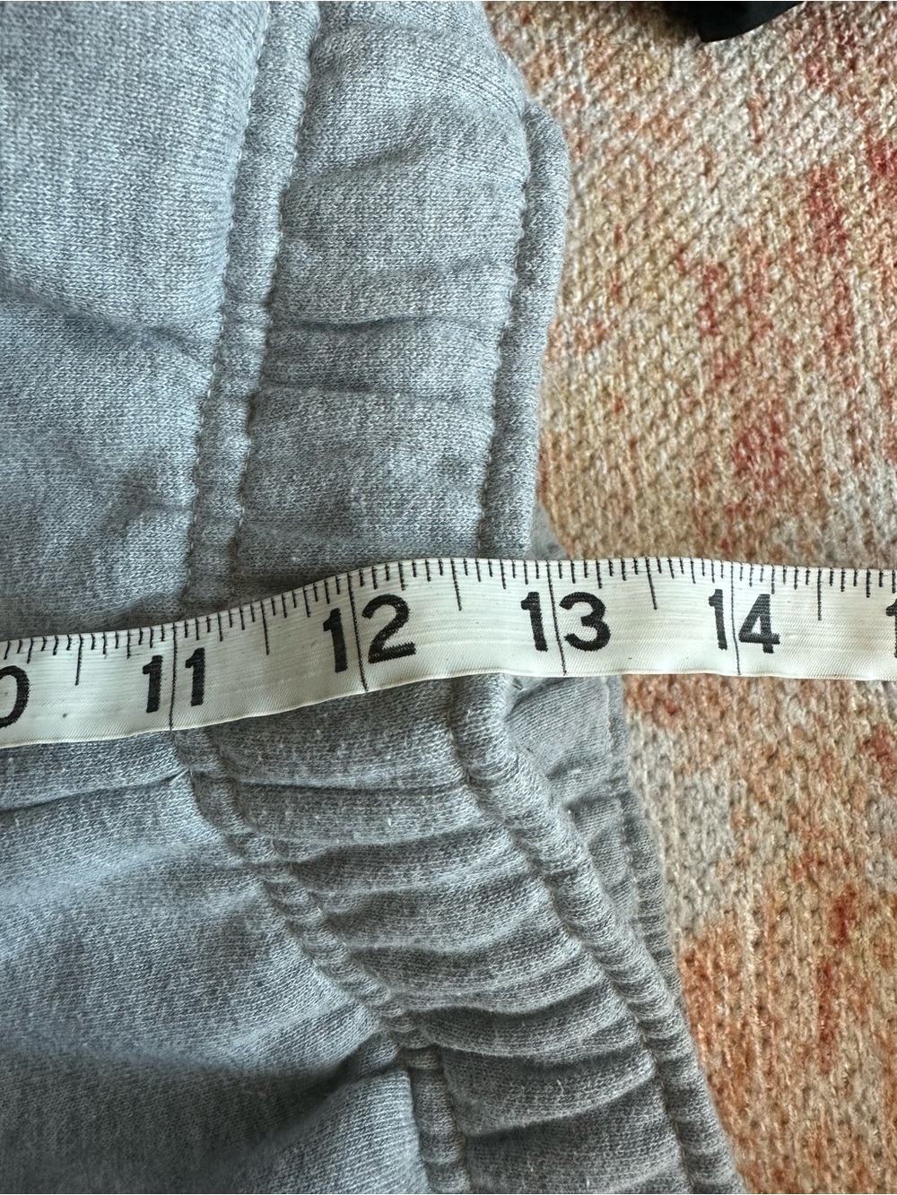 Alo Accolade sweatpant in athletic Heather grey fits like a small oversized - Picture 8 of 10